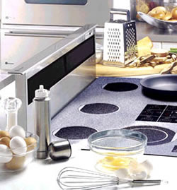 Kitchen pop-up downdraft range hood